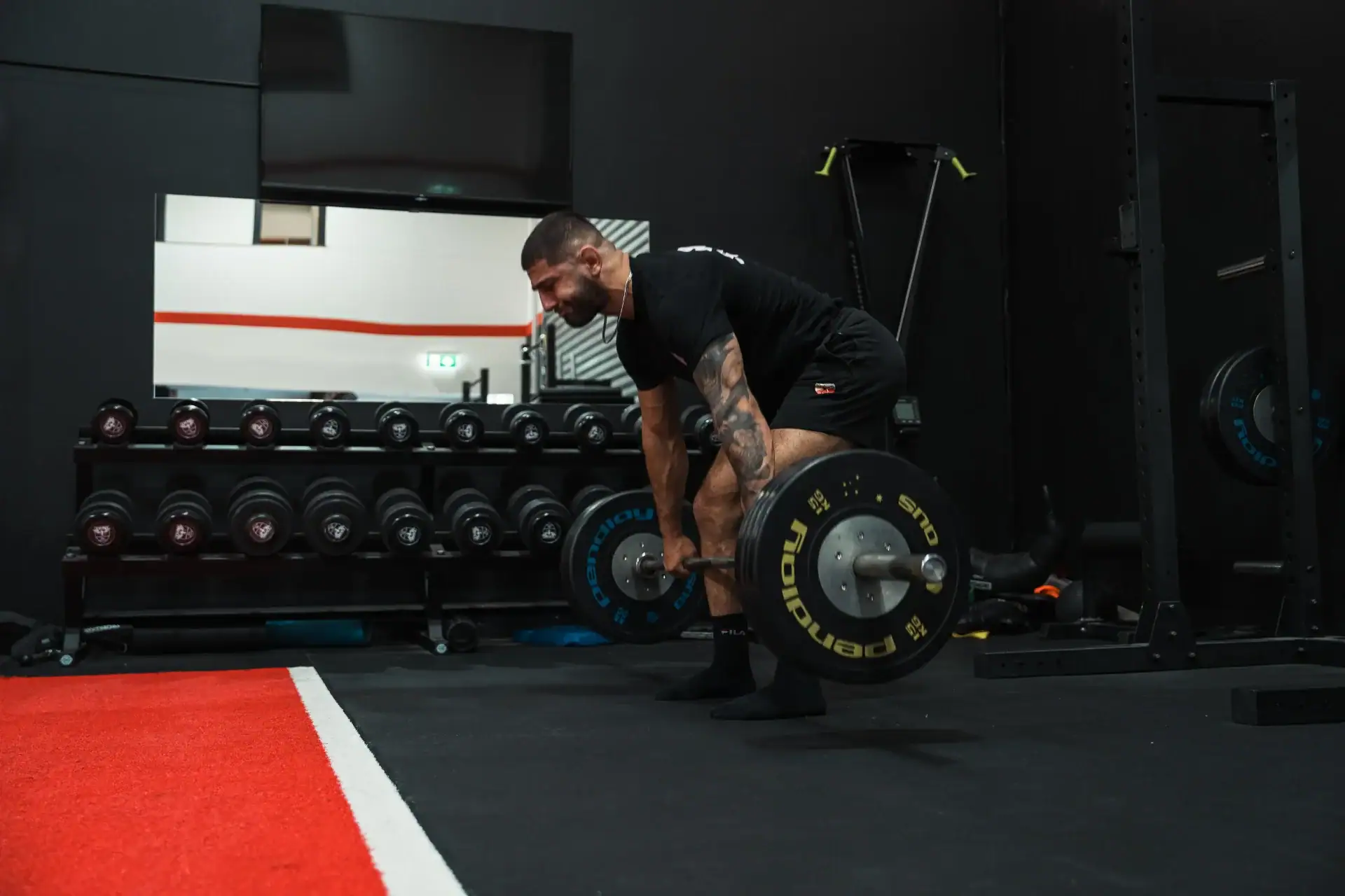 Guy Training For strength & muscle